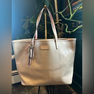 Coach Metro Tote bag